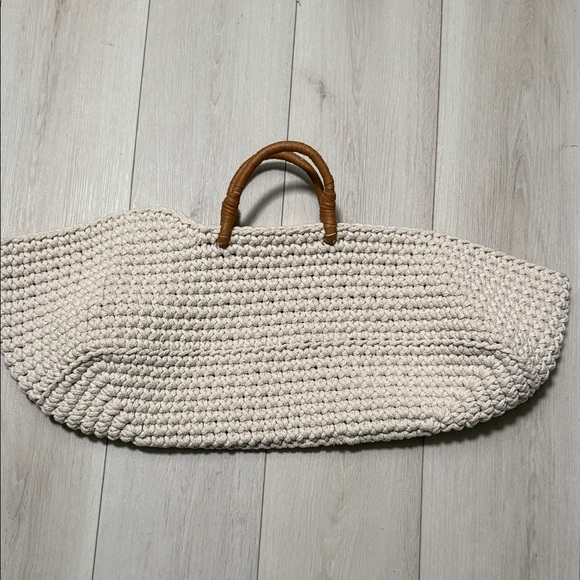 Women’s Elegant Cream Woven Tote Bag approx 28 x 7” - Picture 7 of 8